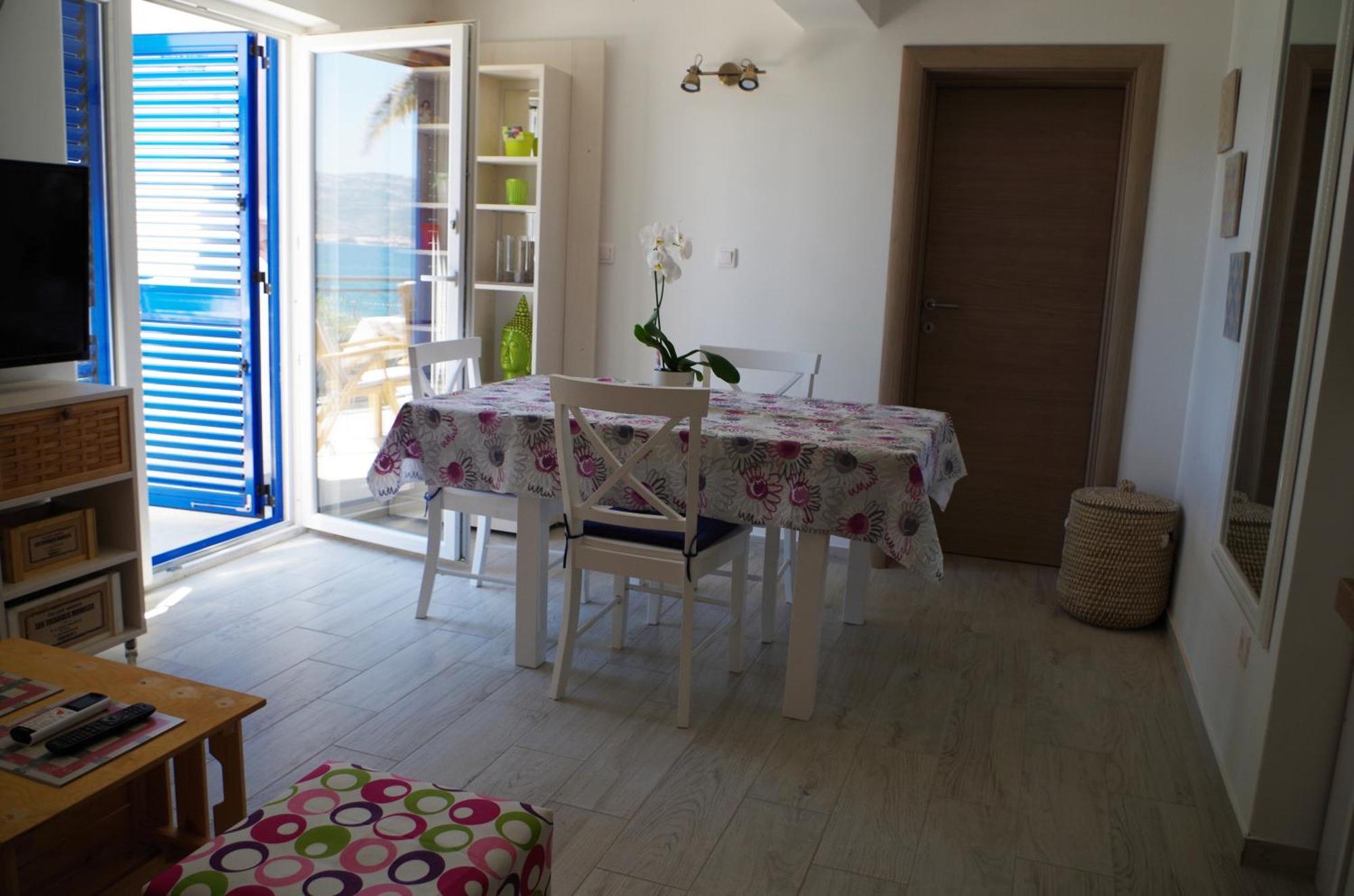 Apartments By The Sea Slatine, Ciovo - 14158 部屋 写真